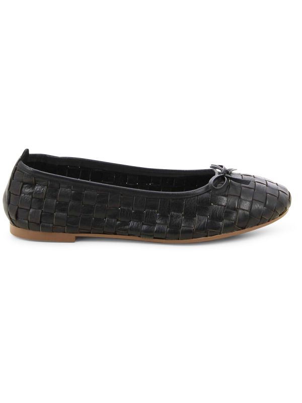 נעלי בובה קלועות לנשים