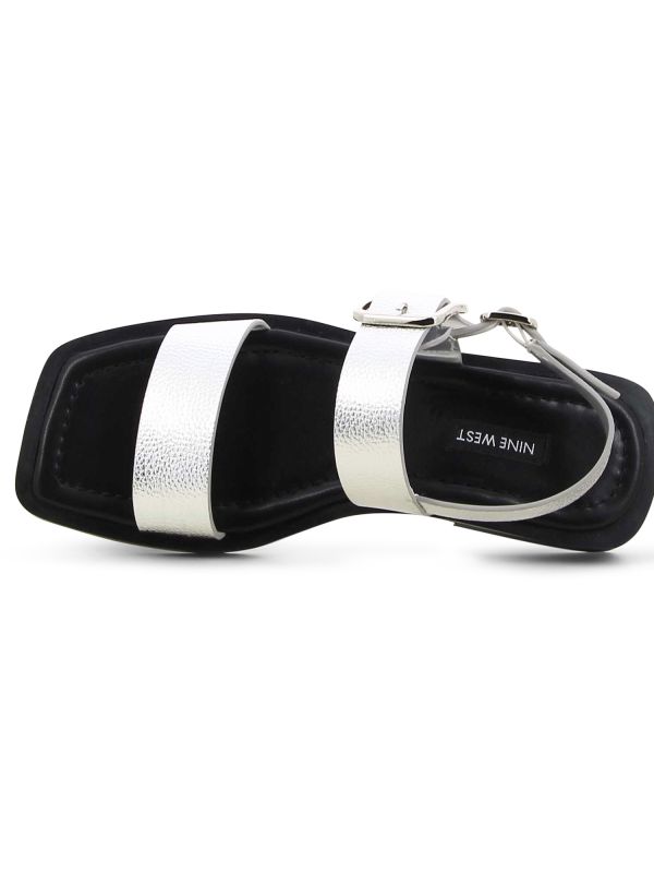 סנדלי רצועות מטאליות לנשים