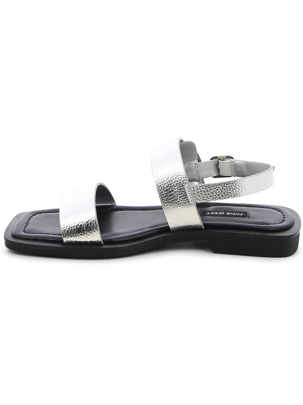 סנדלי רצועות מטאליות לנשים