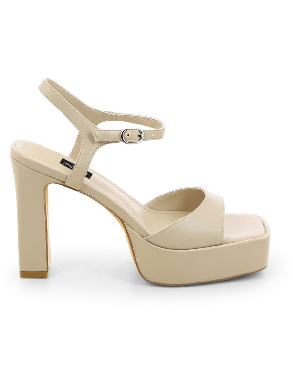 סנדלי עקב עם הגבהה קדמית לנשים