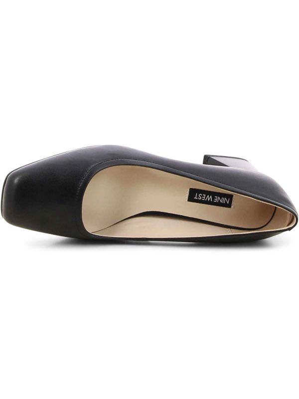 נעלי סירה עם עקב מרובע לנשים