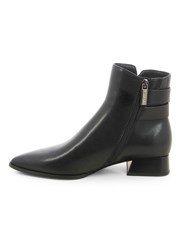 מגפוני SERENITY עם אבזמים