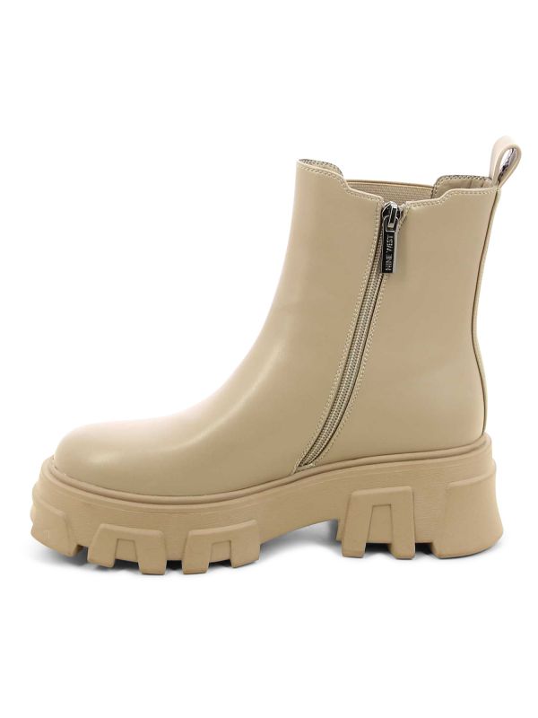 מגפיים EVERLEIGH עם סוליית טרקטור