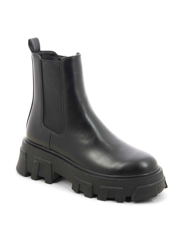 מגפיים EVERLEIGH עם סוליית טרקטור