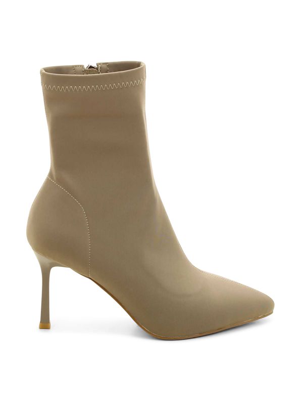 מגפי עקב ADELINE