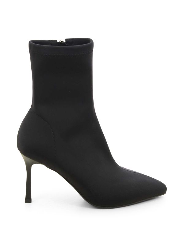 מגפי עקב ADELINE