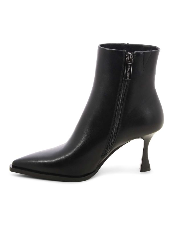 מגפוני עקב ADALYNN