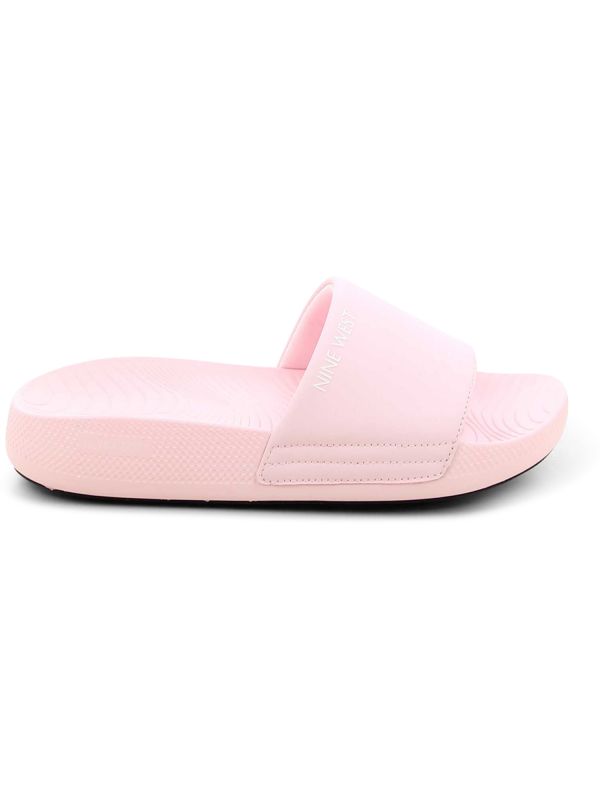 כפכפי סלייד לנשים בגזרה מלוטשת מבית NINE WEST
