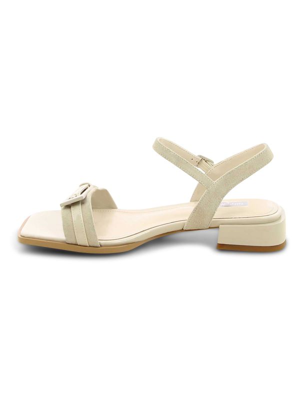 QIPOO סנדלים שטוחים עם אבזם