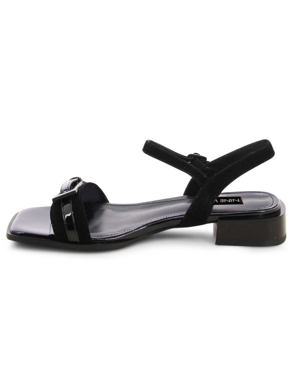 QIPOO סנדלים שטוחים עם אבזם