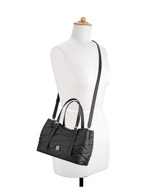 ANDERS תיק נשיאה במראה קווילט גיאומטרי