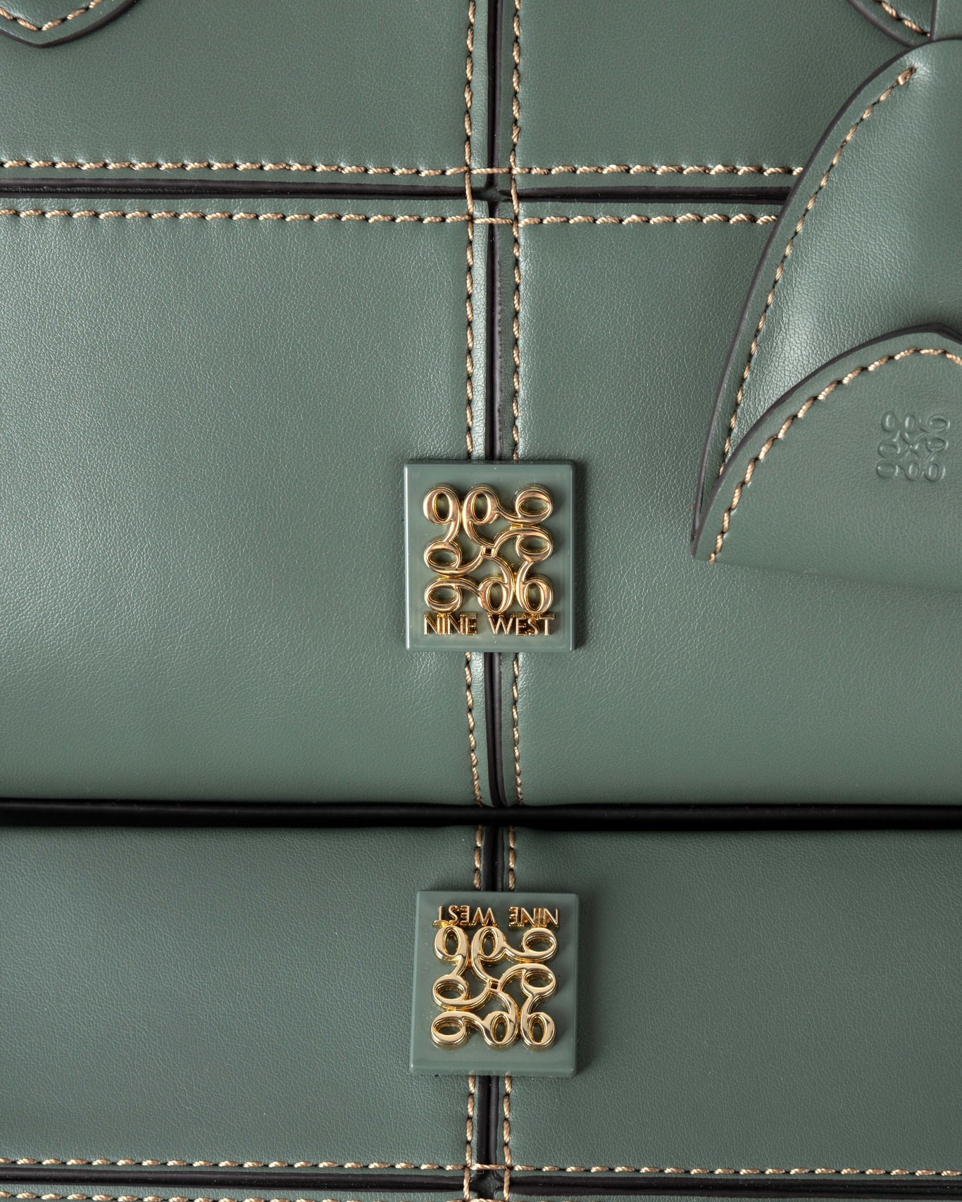 The color of the season ✨