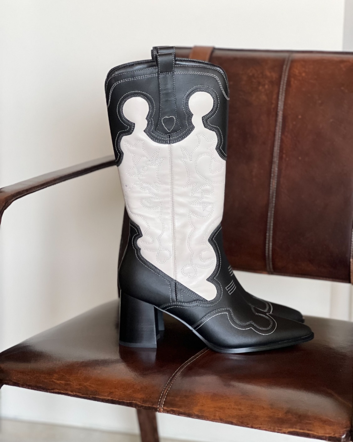 Winter Final #SALE X #KAI Cowboy Boots 🤍🖤
עכשיו במחיר מיוחד בחנויות ובאתר #NineWestIsrael - בואי לראות את המגפיים מקרוב 🫶🏻