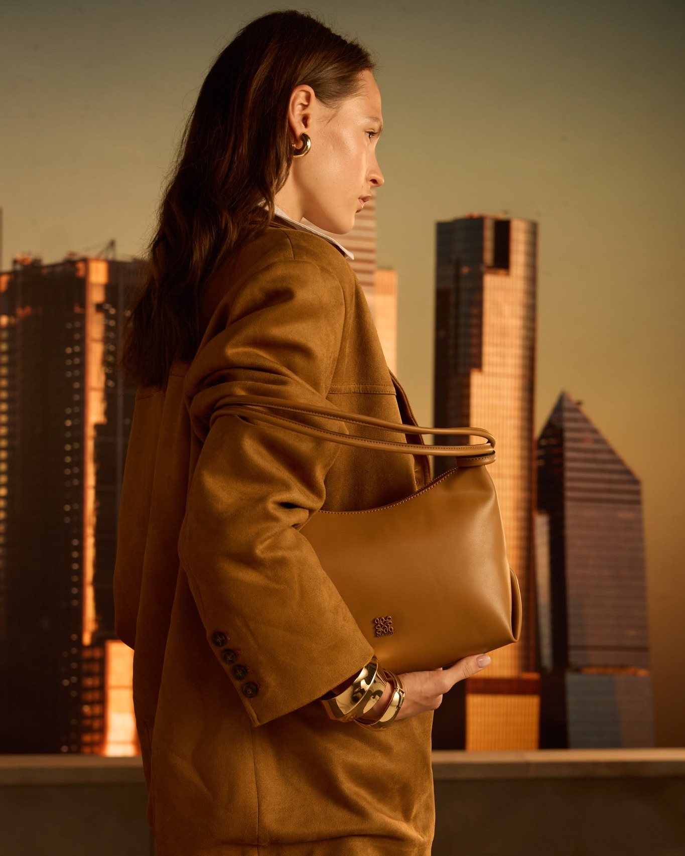 Carry your day, in style.