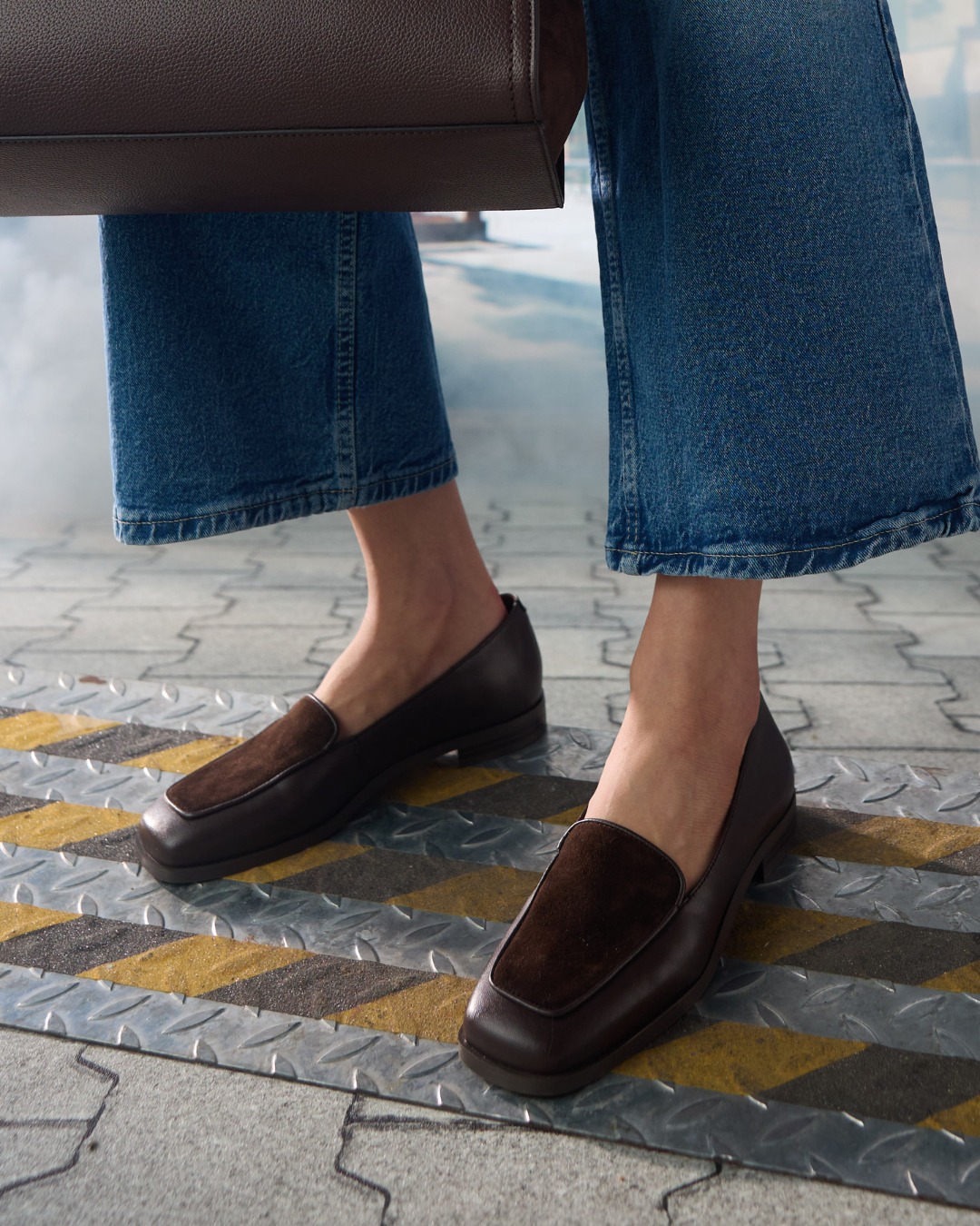 לא צריך הרבה כשיש את הזוג הנכון  שמעלים את כל הלוק רמה מעל.